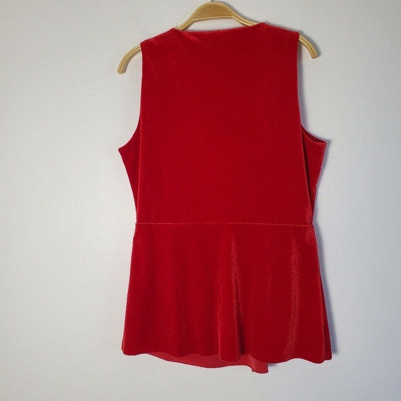 H by Halston Crimson Velvet Velour Sleeveless Surplice Twist Top - Picture 4 of 5